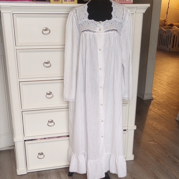 Willow Creek White Lace Nightgown - Picture 1 of 5